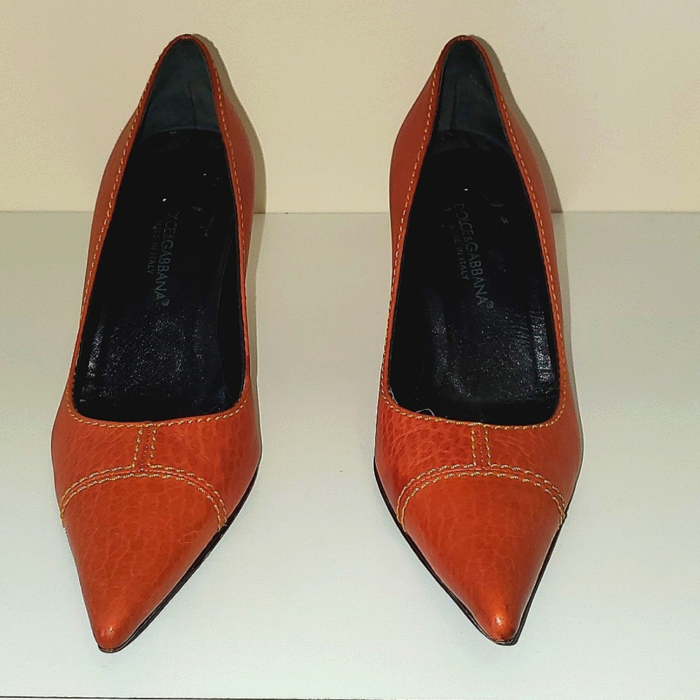 Dolce & Gabbana  36 1/2 Pumps